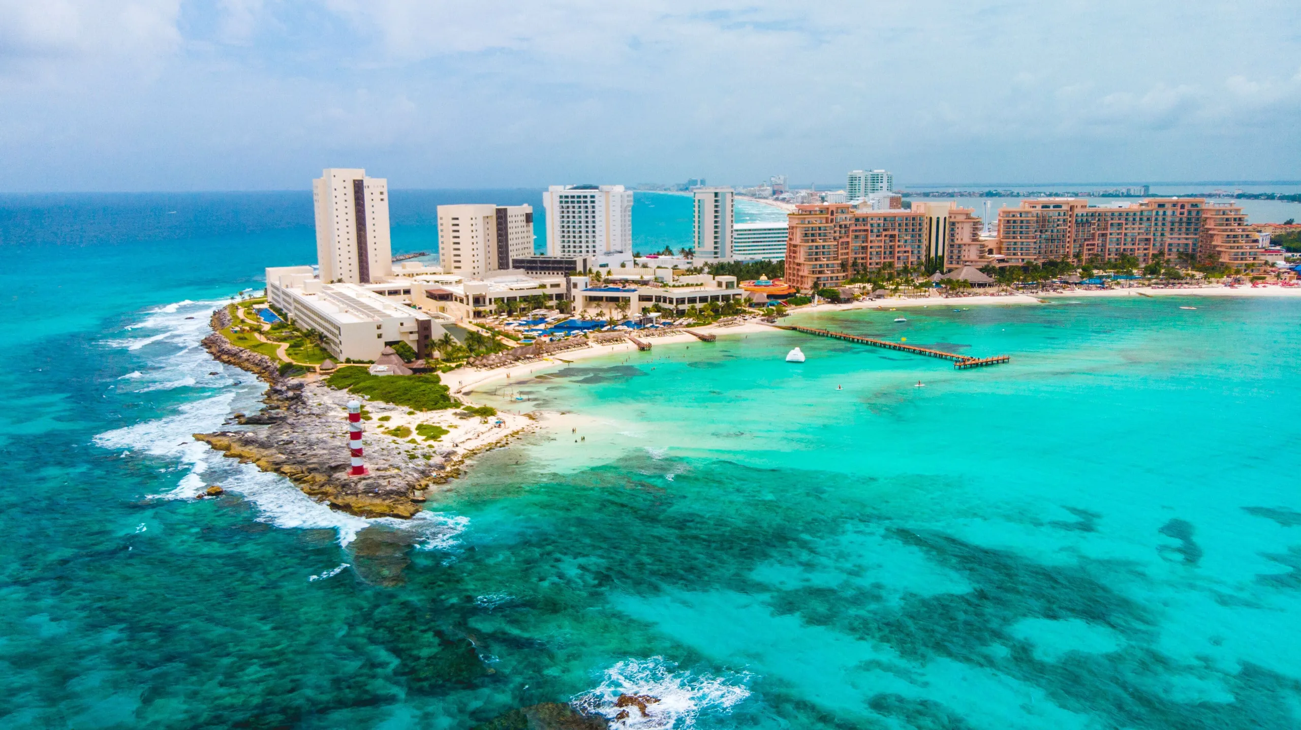 Cancún, Quintana Roo — La capital del Caribe mexicano: playas turquesa, vida nocturna legendaria y puerta a cenotes y ruinas mayas