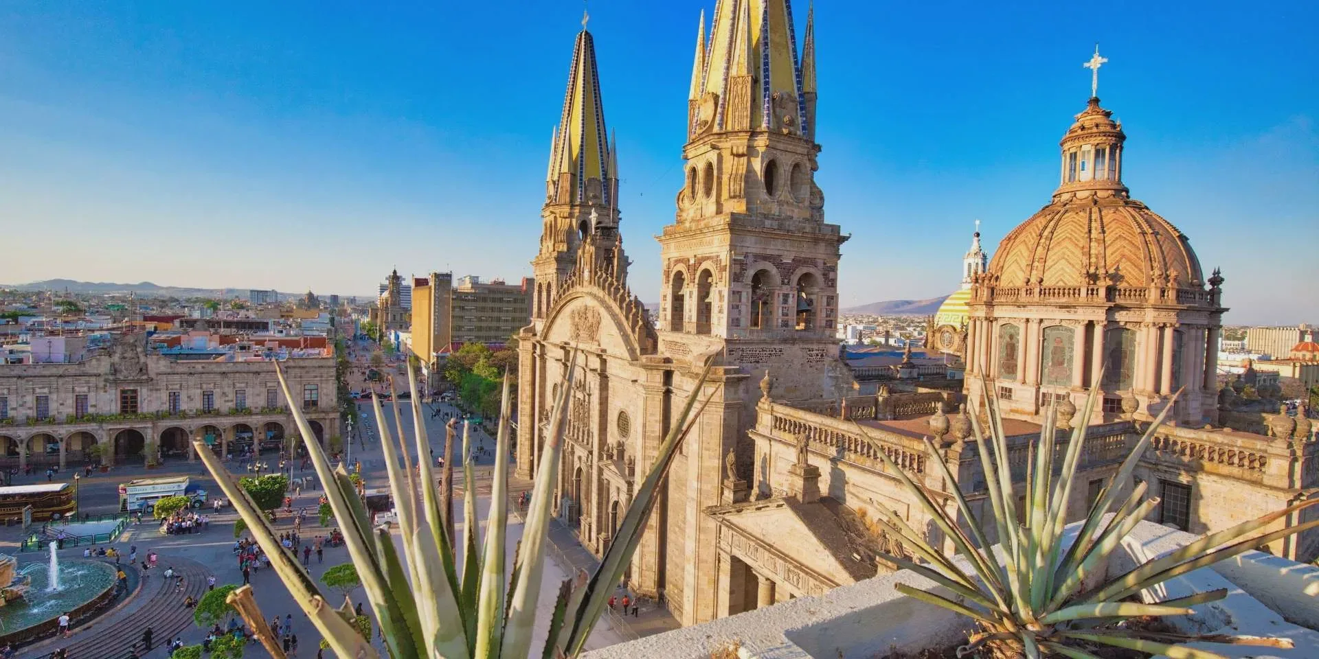 Jalisco, México — Cuna del mariachi, el tequila y la charrería: Jalisco une Guadalajara, playas de Vallarta y pueblos mágicos