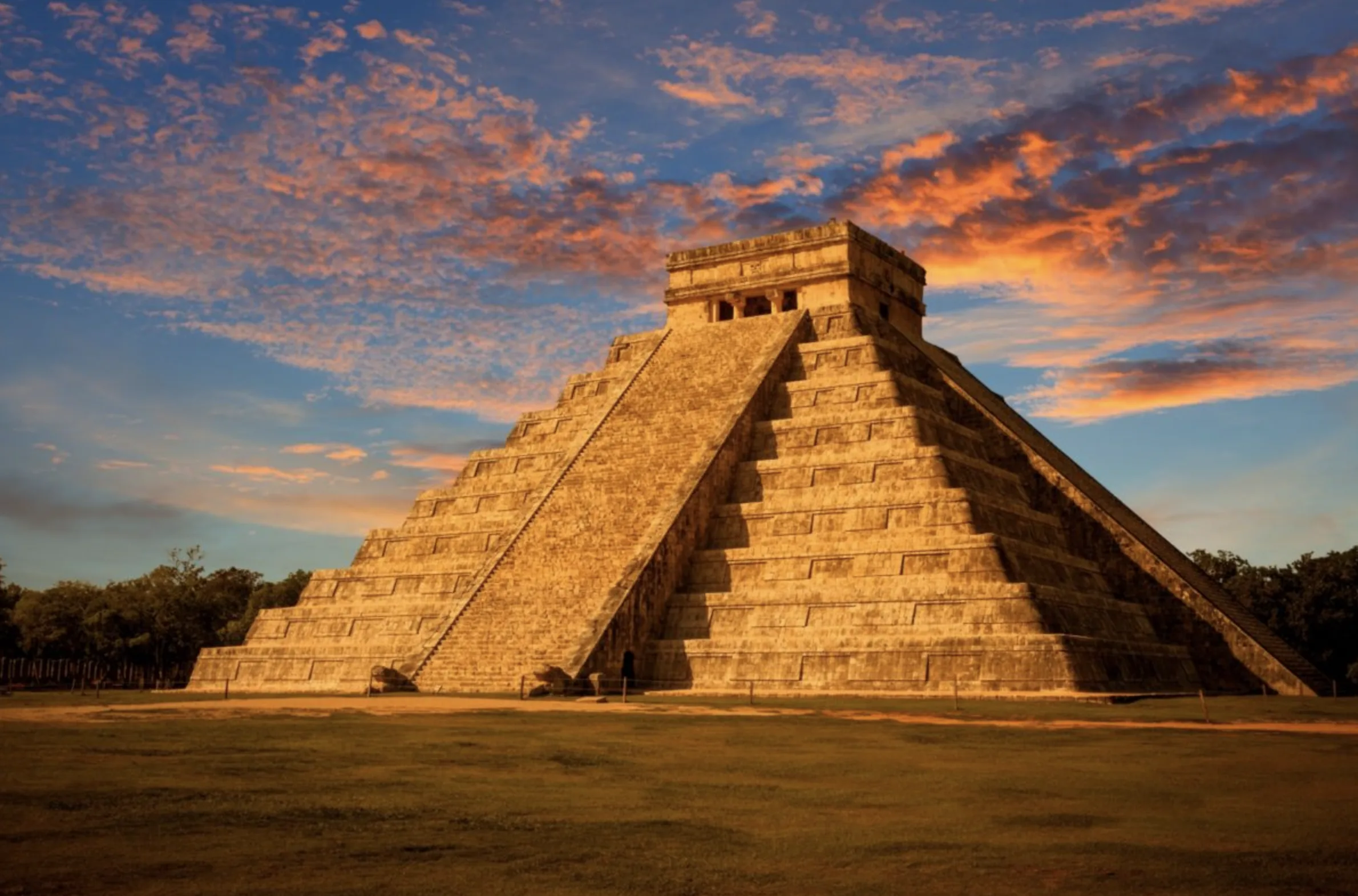 Yucatán, Yucatán — El corazón del mundo maya: Chichén Itzá, cenotes turquesa, flamencos rosados y la calidez de la Ciudad Blanca