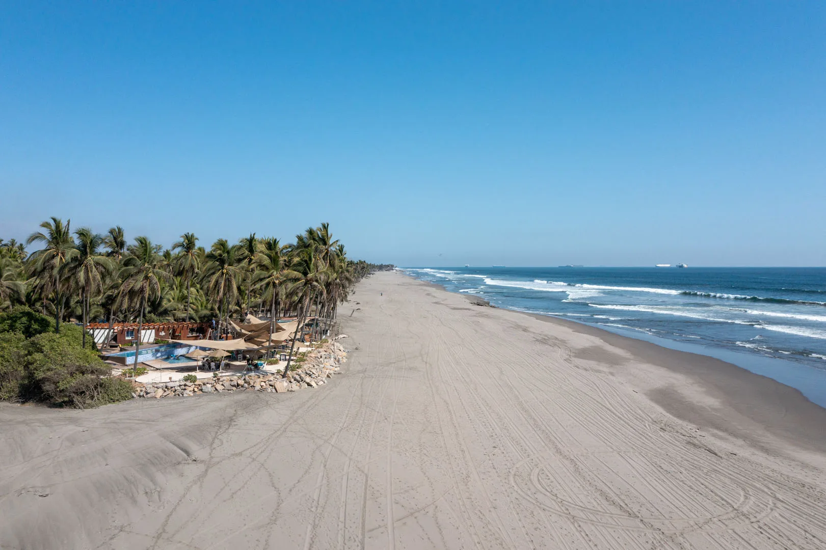 Playa Azul — playa en Michoacán