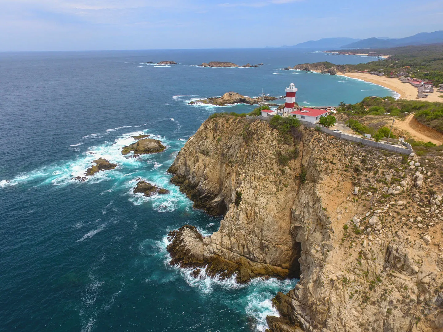 Faro de Bucerías — playa en Michoacán