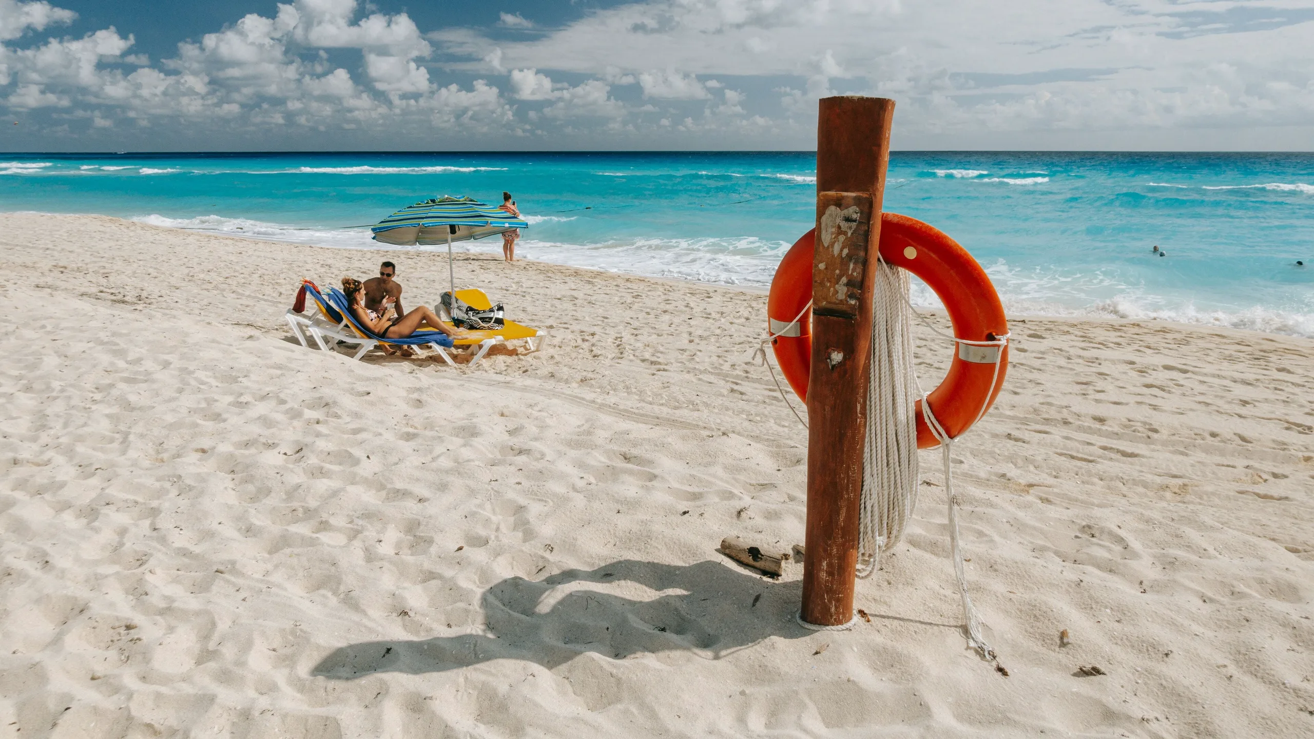 Playa Delfines — playa en Quintana Roo