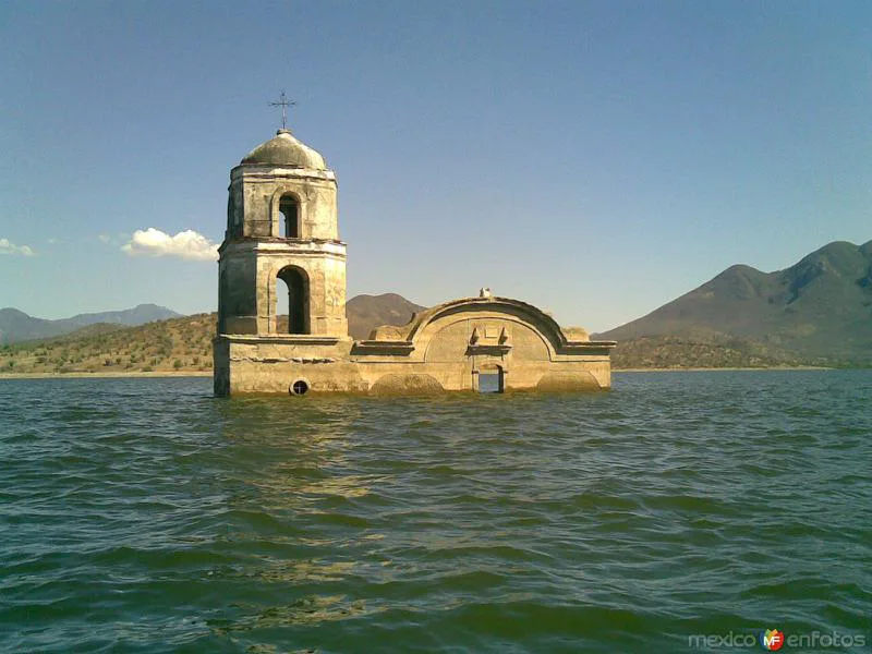 Presa de Infiernillo — Lagos y lagunas